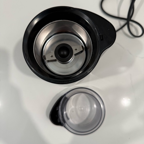 ILAVIE K2 Espresso Machine With Milk Frothing Steamer & Cuisnart Coffee Grinder - Picture 15 of 16